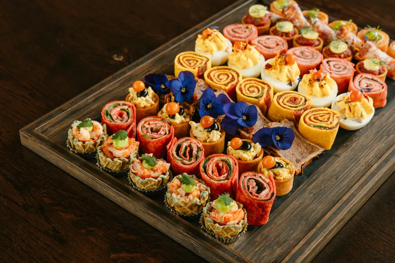 Catering de Vesting borrelplank met canapés