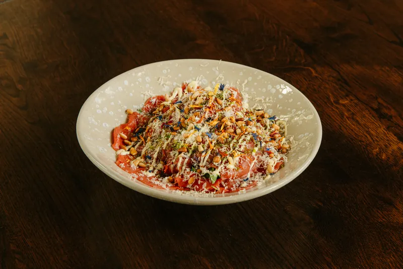 Catering de Vesting carpaccio met eetbare bloemen