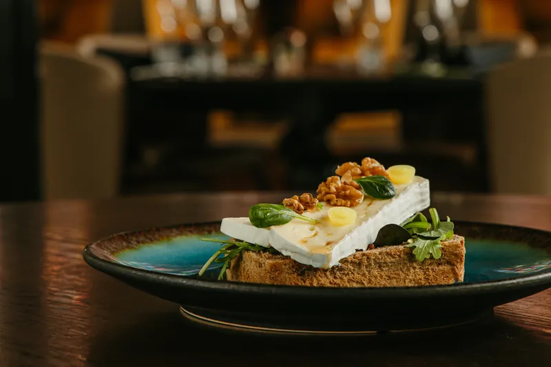 Catering de Vesting toast met brie en walnoot